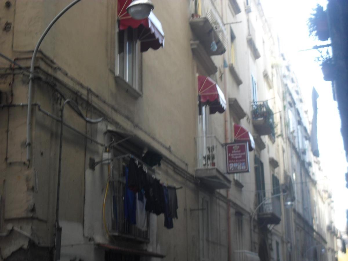 B&Bhotel Emmanuel Napoli Exteriör bild